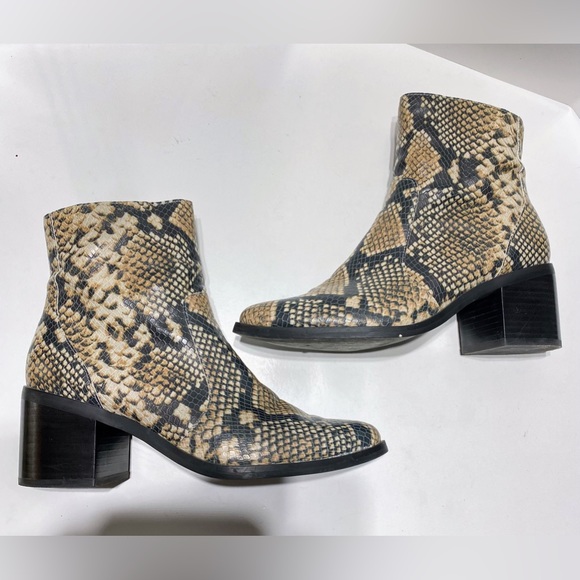 Treasure and Bond Women’s Snake skin booties Size 7.5 - Picture 6 of 6